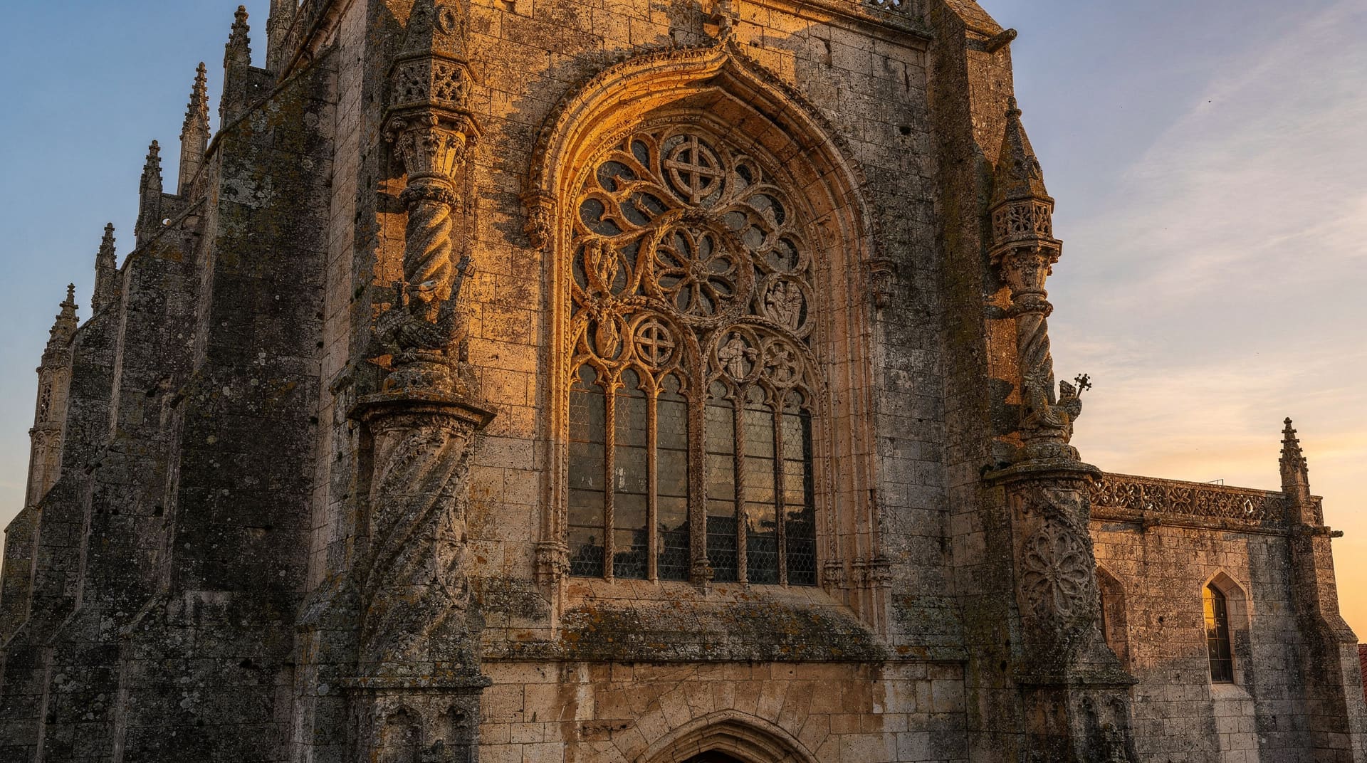 Convent of Christ in Tomar: the Templar headquarters and Manueline window