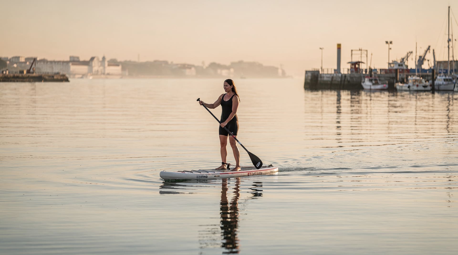 Stand-up paddleboarding in Lisbon: Belém, Tagus spots and calm-water options